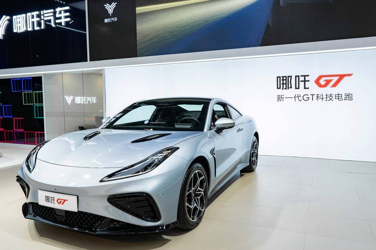 惠州惠城区智扬思企业管理咨询哪吒汽车在智能汽车领域的表现，领途汽车在新能源汽车市场中的影响力